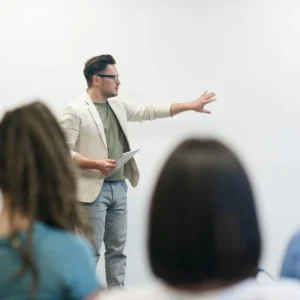 Tips Presentasi di Depan Kelas yang Bikin Dosen dan Teman Terkesan